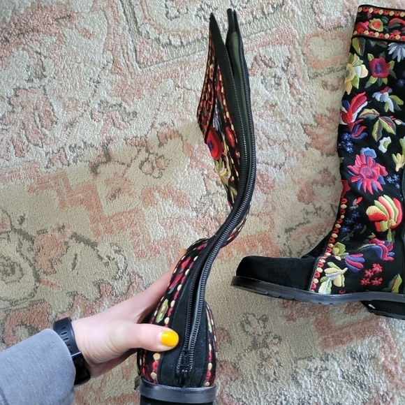 Warren Edwards Embroidered Floral Boots NWOT - Picture 7 of 11